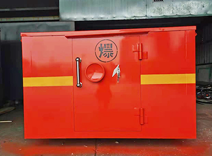 苏尼特左车载炸药箱