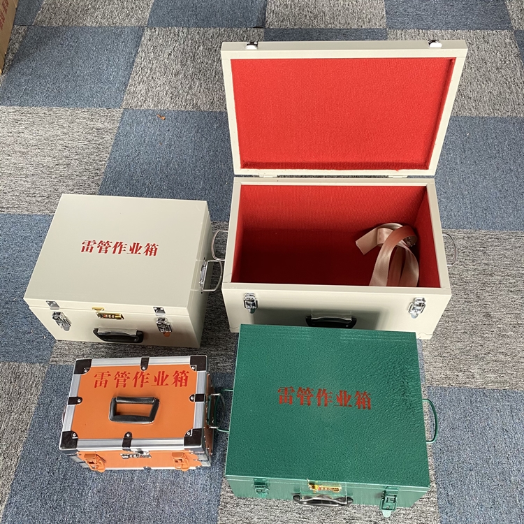 苏尼特左爆破工程作业箱如何选择？玻璃钢与传统材质的全面对比